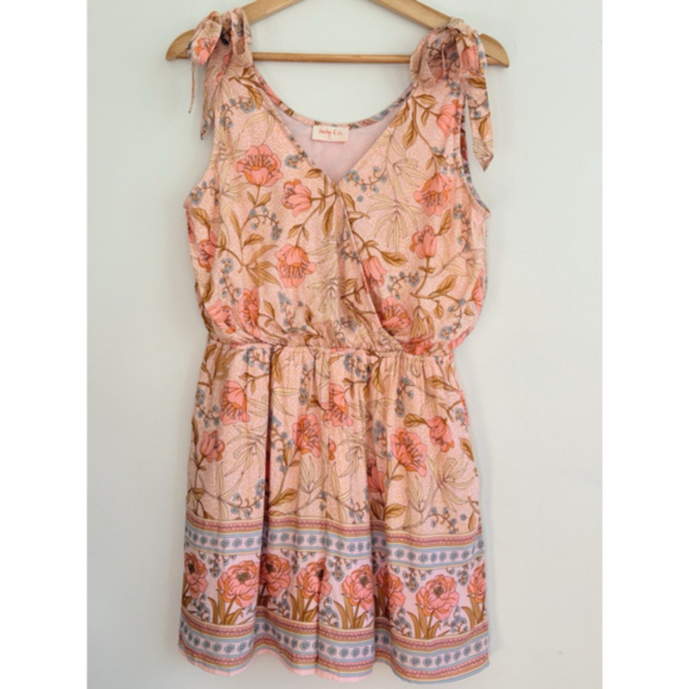 Hailey & Co Boho Floral Romper‎ Tie Shoulder V-neck Peach Pink Sleeveless Size S